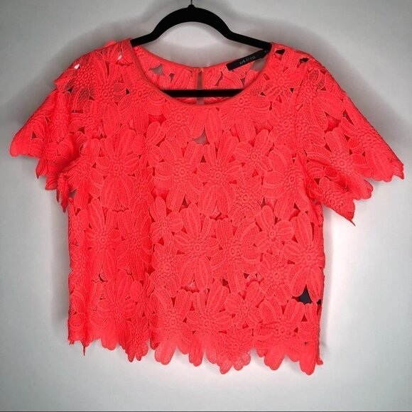 ARK & CO. Bright Neon Pink Cut Out Floral Flower Child Lace Festival Crop Top - Picture 1 of 12